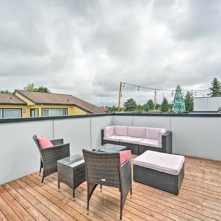 Seattle Townhome Rooftop Deck Less Than 7 Mi To Dtwn